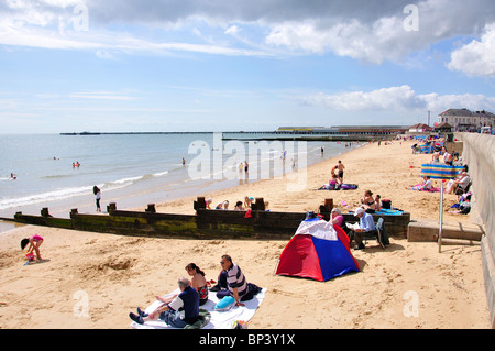 Vista della spiaggia, Walton-on-the-Naze, Essex, Inghilterra, Regno Unito Foto Stock