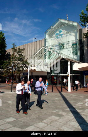 Regno Unito, Inghilterra, Cheshire, Stockport, Merseyway Shopping, Mersey ingresso quadrato Foto Stock