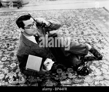 CARY GRANT portando il bambino (1938) Foto Stock