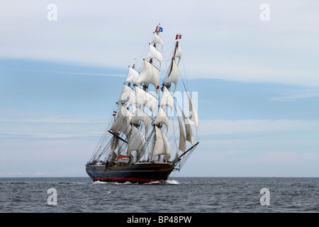 Clipper Stad Amsterdam, un viaggio in barca a vela sotto la piazza. Maestose imbarcazioni a vela alla 54esima edizione di Tall Ships Race & Regatta, Hartlepool, Regno Unito Foto Stock