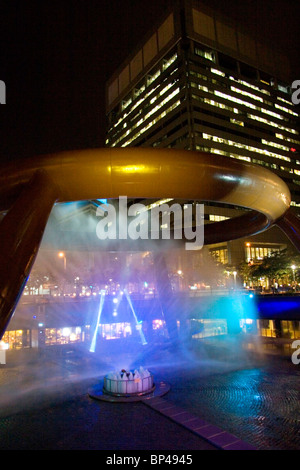 Singapore. La Fontana della Ricchezza si trova a Sun City. Si è affermato come la più grande fontana nel mondo nel 1998. Foto Stock