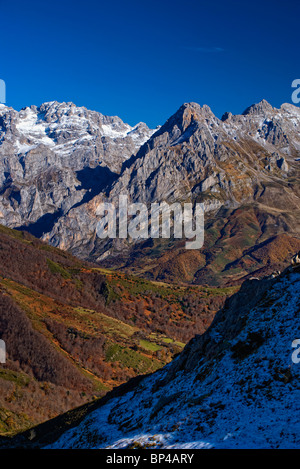 Torre del Friero. Massiccio Centrale. Parco Nazionale di Picos de Europa. Valdeon valley. Provincia di León. Castilla y Leon. Spagna Foto Stock