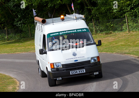 Justin Law aziona il 1993 Ford Transit 3.5 litri turbo V6. 2010 Goodwood Festival of Speed, Sussex, Inghilterra, Regno Unito. Foto Stock