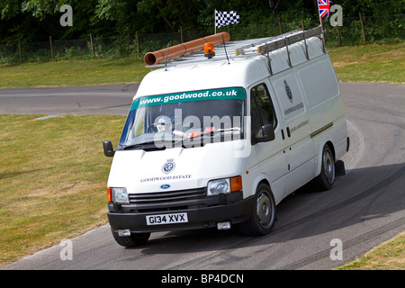 Justin Law aziona il 1993 Ford Transit 3.5 litri turbo V6. 2010 Goodwood Festival of Speed, Sussex, Inghilterra, Regno Unito. Foto Stock