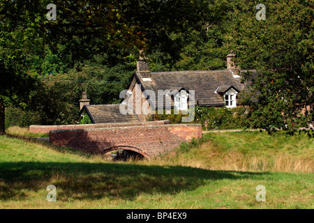 Regno Unito, Inghilterra, Cheshire, Stockport, High Lane, Lyme Park, cottage Foto Stock