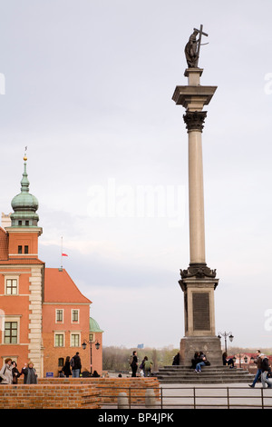 Il Castello Reale e Zygmunt la colonna, Varsavia Polonia. Si trova in Piazza Castello, all'ingresso della Città Vecchia. Foto Stock