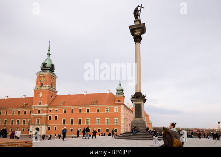 Il Castello Reale e Zygmunt la colonna, Varsavia Polonia. Si trova in Piazza Castello, all'ingresso della Città Vecchia. Foto Stock