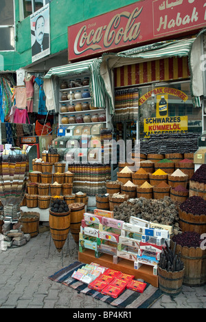 Le spezie per la vendita, quartiere Dahar, Hurghada, Mar Rosso, Egitto Foto Stock