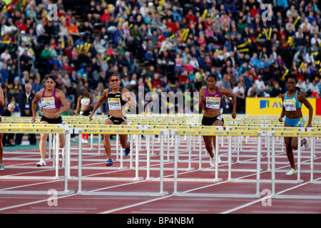 Donne 100m Ostacoli Calore B gara di Aviva London Grand Prix, il Crystal Palace di Londra. Agosto 2010 Foto Stock