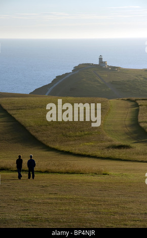 Di sera presto luce su una South Downs chalk paesaggio collinare a Beachy Head East Sussex Regno Unito Foto Stock