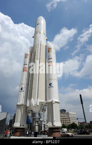 Razzo Ariane 5 in Potsdamer Platz Berlino Germania Deutschland Europa Foto Stock