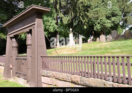 'Memento Mori", una 17th-inizio del XIX secolo sepoltura sulla strada principale di Farmington, Connecticut, New England, STATI UNITI D'AMERICA Foto Stock