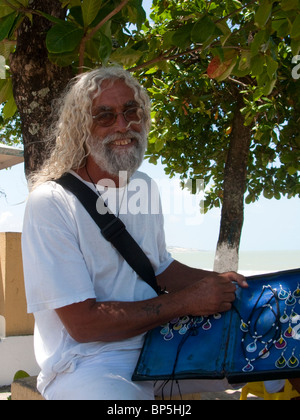 Jewelery venditore, Praia do Ponta Negra beach, Natal, Brasile Foto Stock