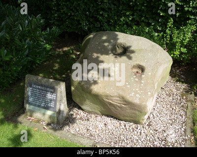 Cromwells pietra situato nel parco di Lathom Cappella, West Lancashire, Inghilterra, Regno Unito. Foto Stock