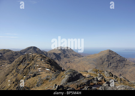 La Scottish colline di Sgurr na Ba Glaise, Rois-Bheinn e un Stac visto da Druim Fiaclach. Foto Stock