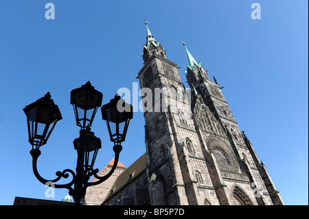 La facciata occidentale di San Lorenzo Chiesa Nürnberg Germania Nurnberg Deutschland Europa Foto Stock