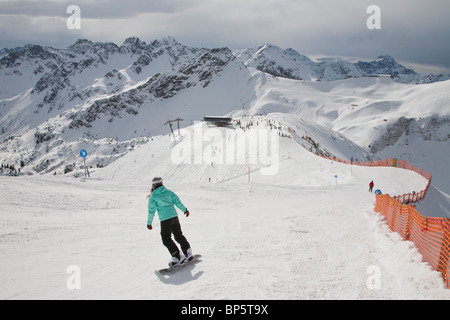 SNOWBOARD, snowboarding, RIDERS, regione sciistica a FELLHORN MONTAGNA, vicino a Oberstdorf, ALLGAEU REGIONE, Baviera, Germania Foto Stock