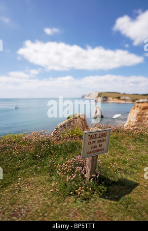 Una vista della baia di acqua dolce e "prendersi cura" segno. Foto Stock