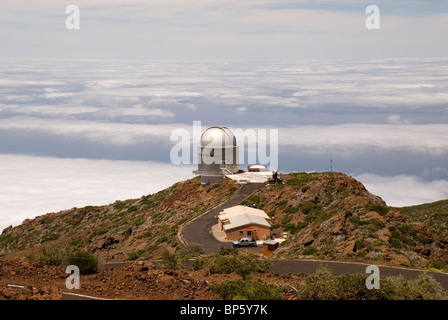 Il Nordic Optical Telescope (non) vedere in un giorno nuvoloso da Roque de los Muchachos Foto Stock