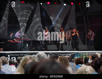 L'Haggis corna giocando al Canary Wharf Jazz festival nelle Docklands di Londra Foto Stock