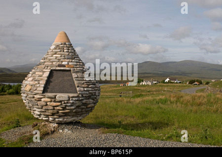 Bella pietra design a goccia memoriale per lo sbarco di Bonnie Prince Charlie, Lewis Ebridi. SCO 6313 Foto Stock