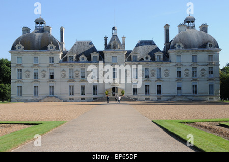 La facciata a sud del castello di Cherveny in Loir et Cher dipartimento di Francia. Foto Stock