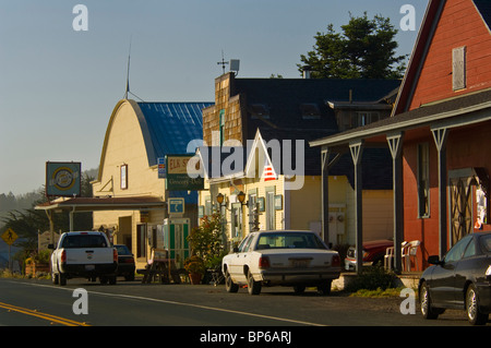 Piccolo centro rurale città costiera di Elk, Mendocino County, California Foto Stock