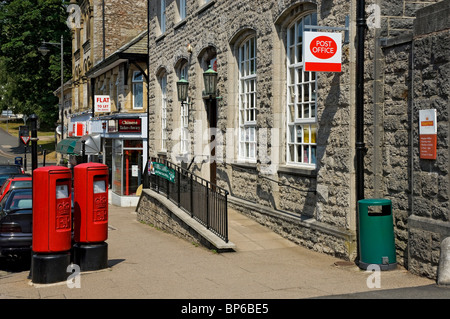 Esterno ufficio postale Grange-over-Sands Village Cumbria Inghilterra Regno Unito Regno Unito Gran Bretagna Foto Stock