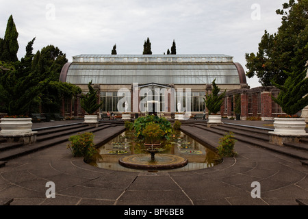 Il dominio Wintergardens stile vittoriano casa di vetro a Auckland Foto Stock