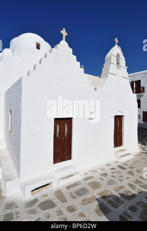 Mykonos. La Grecia. Le bianche Panagia Paraportiani chiesa, nell'area Kastro di Chora. Foto Stock