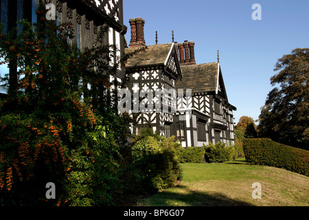 Inghilterra, Cheshire, Stockport, Bramhall, Bramall Hall, Elizabethan graticcio house Foto Stock