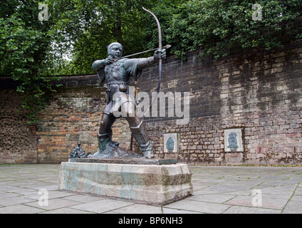 Robin Hood statua Castle Road Nottingham NOTTINGHAMSHIRE REGNO UNITO Foto Stock