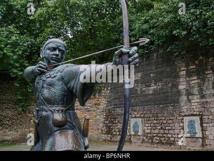 Robin Hood statua Castle Road Nottingham NOTTINGHAMSHIRE REGNO UNITO Foto Stock
