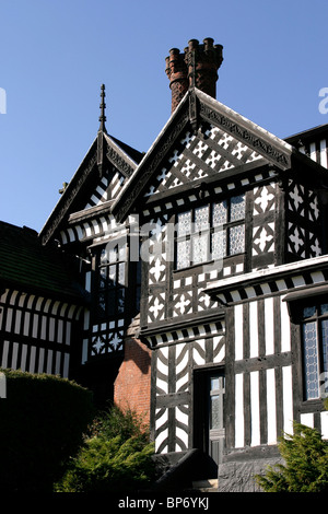 Inghilterra, Cheshire, Stockport, Bramhall, Bramall Hall, Elizabethan graticcio house, Dettagli architettonici Foto Stock