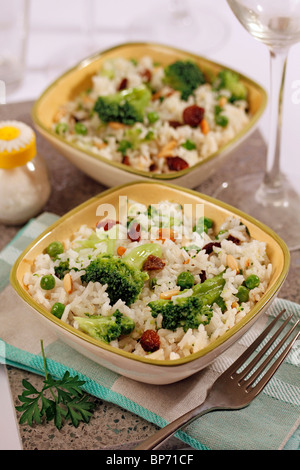 Riso con broccoli e pinoli. Passo dopo passo: PP2J34-PP2J58-PP2J6C-PP2J8F Foto Stock