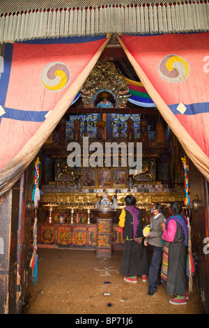 Stupa di sepoltura del decimo Panchen Lama, Monastero Tashilhunpo a Shigatse, nel Tibet Foto Stock