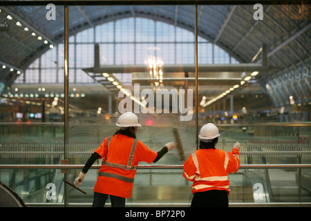 St Pancras stazione ferroviaria London St Pancras St Pancras International central London terminus ferroviario. Foto:Jeff Gilbert Foto Stock