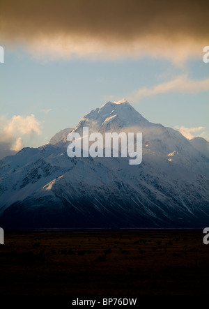 Aoraki / Mt Cook National Park, Nuova Zelanda. Il picco più alto in Australasia è Mt Cook, a 3755m. Foto Stock