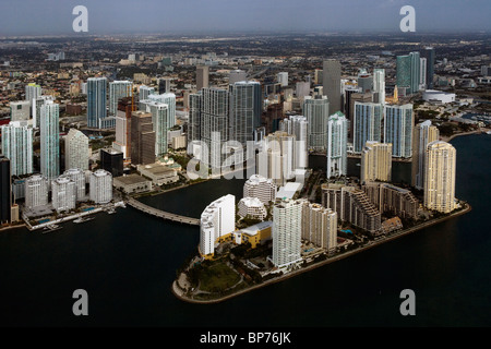 Vista aerea sopra Brickell Key downtown Miami Florida Foto Stock