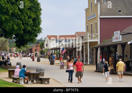 I turisti in Washington Square, la Citta' Vecchia di San Diego State Historic Park, San Diego, California Foto Stock