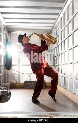 Dave Tiwary, il canto distacco l'uomo- sperando di giocare su attraverso il credito crunch. Northampton, Foto Stock