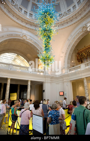 Lampadario decorativo nella ricezione di V&A Museum, Londra, 2010 Foto Stock