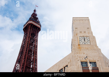 Edificio Art Deco nella parte anteriore della torre di Blackpool Foto Stock