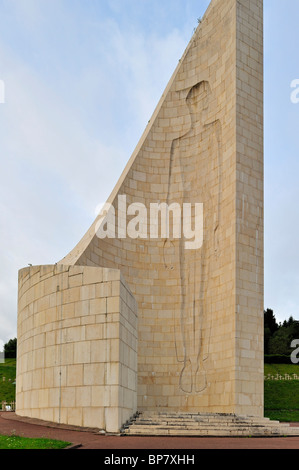 Monumento ai defunti a Natzweiler-Struthof, solo la seconda guerra mondiale del campo di concentramento dai nazisti sul territorio francese, Alsazia, Francia Foto Stock