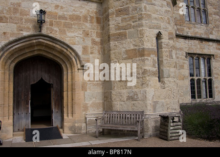 Castello anteriore country house sede porta windows Foto Stock