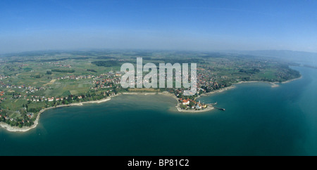 Vista aerea da un dirigibile dirigibile Zeppelin NT del lago di Costanza (Bodensee) costa vicino Wasserburg, Baviera, Germania Foto Stock