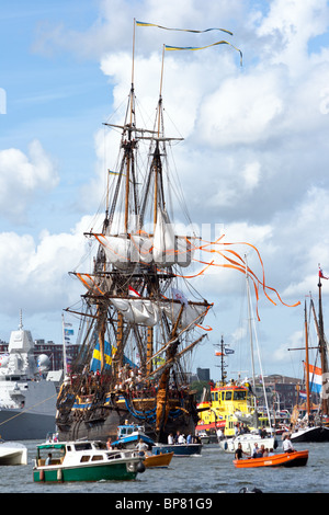 Vela svedese Götheborg nave entra SAIL Amsterdam 2010 Foto Stock