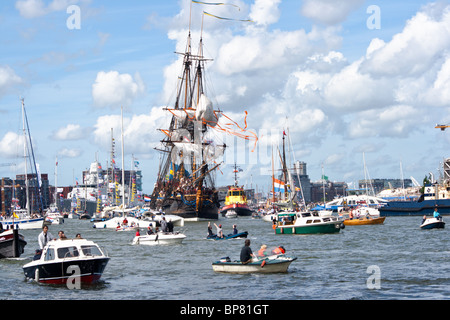 Vela svedese Götheborg nave entra SAIL Amsterdam 2010 Foto Stock