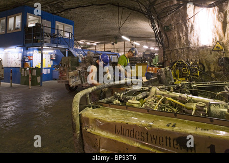 La manutenzione della macchina, il sale, il cloruro di potassio mining, Sigmundshall vicino Bokeloh, Bassa Sassonia, Germania settentrionale Foto Stock