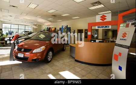 Interno della Suzuki concessionaria in Lanesboro, Massachusetts. Foto Stock